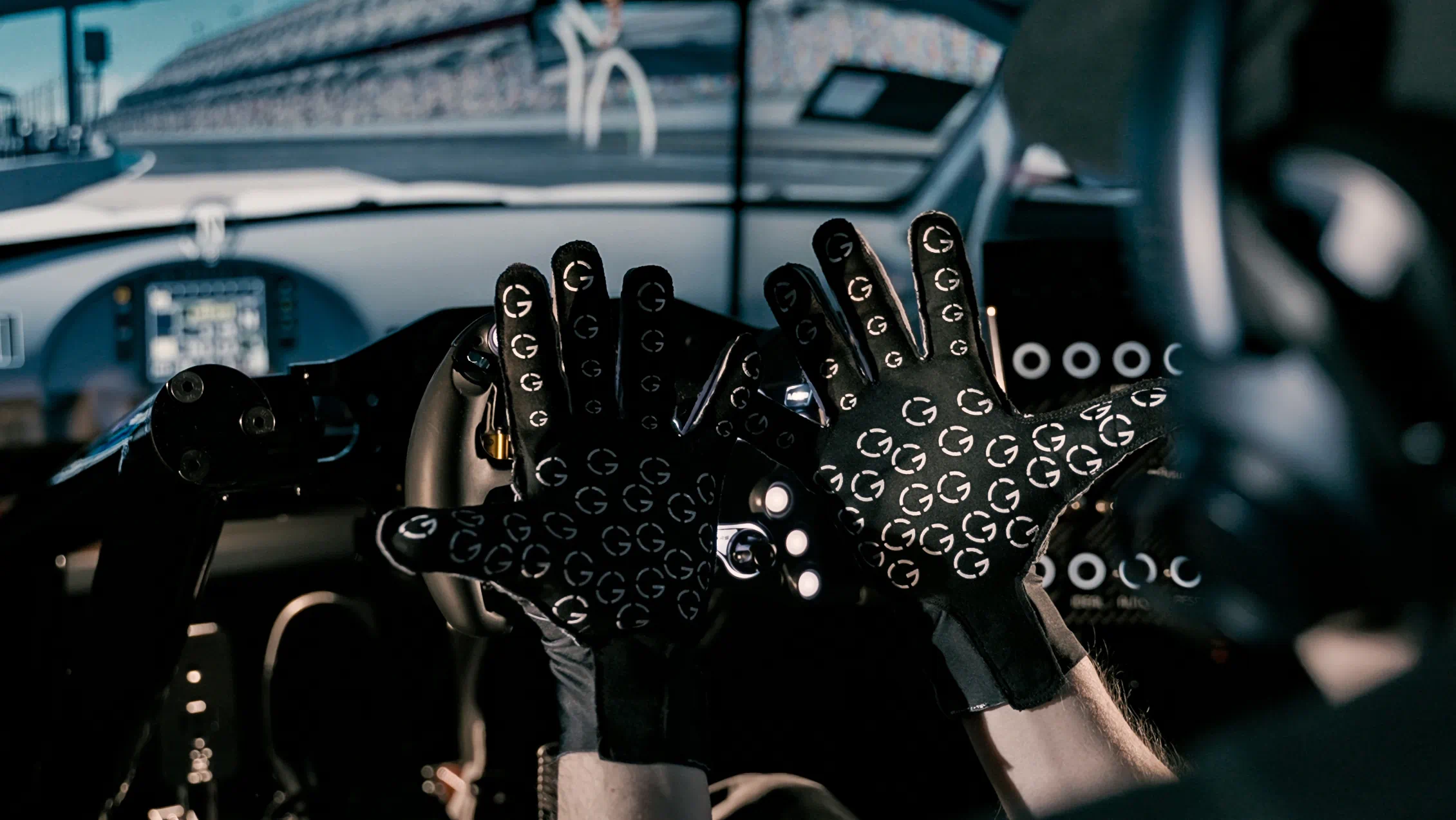 SRG1 – Sim Racing Glove 1 im Simulator